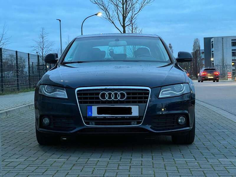 Blau Gebraucht 2009 Audi A4 Ambiente Limousine | 11.000 € (Fairer Preis) - Bild 1/4