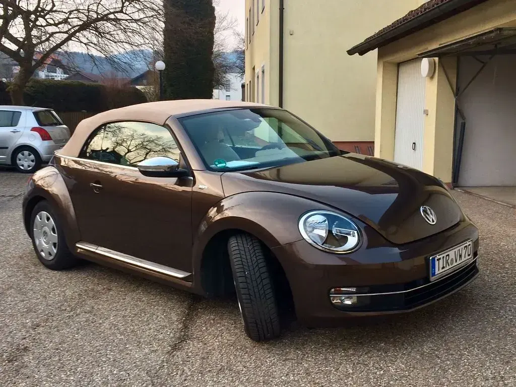 Używany VW Beetle S 105 KM (77 kW) 2013 Brązowy Hatchback