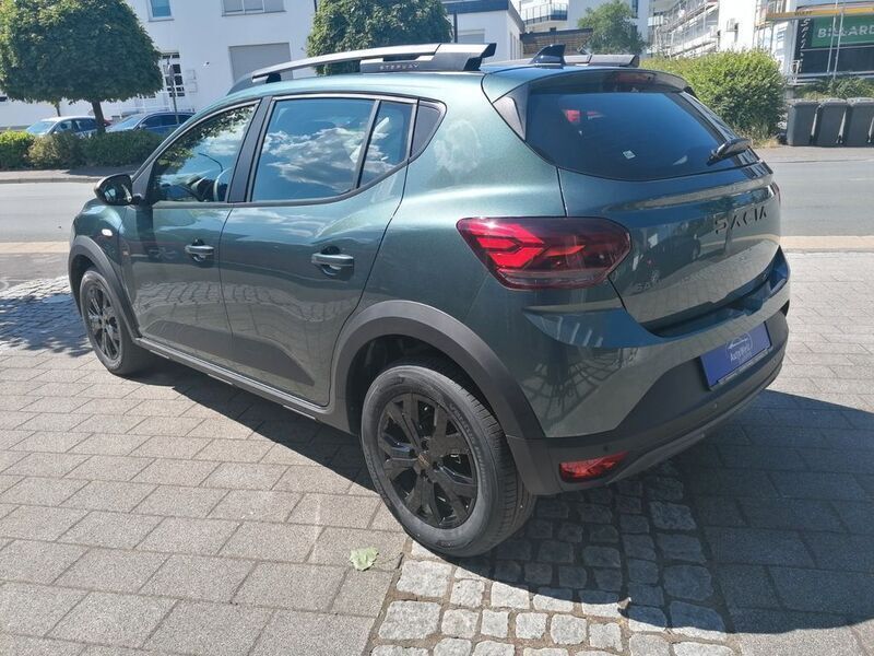 Neu Dacia Sandero Extreme 110 PS (80 kW) 2025 Grün Kleinwagen