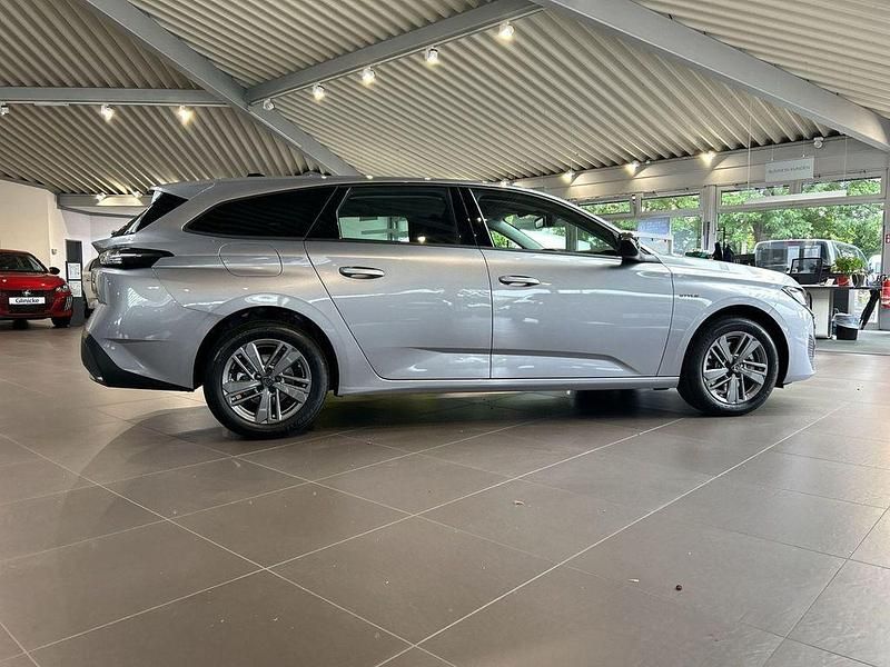 Gebraucht Peugeot 308 SW Style 136 PS (100 kW) 2025 Silber Kombi