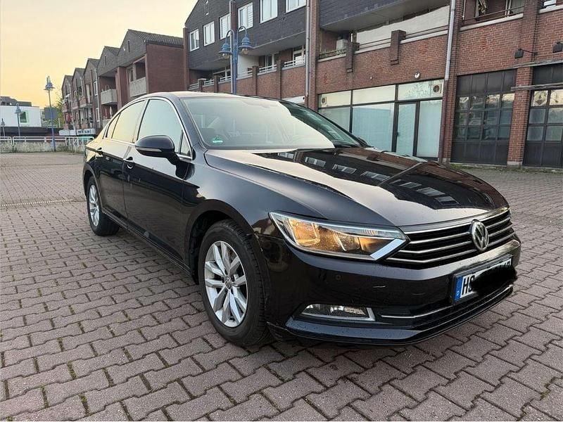 Gebraucht VW Passat 120 PS (88 kW) 2017 Schwarz Limousine