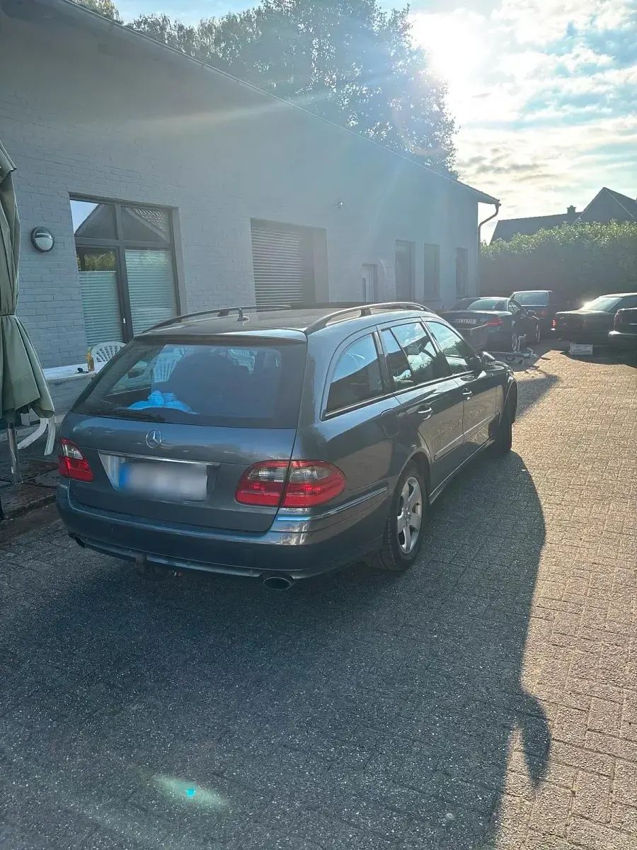 Gebraucht Mercedes E280 Avantgarde 190 PS (139 kW) 2008 Grau Kombi