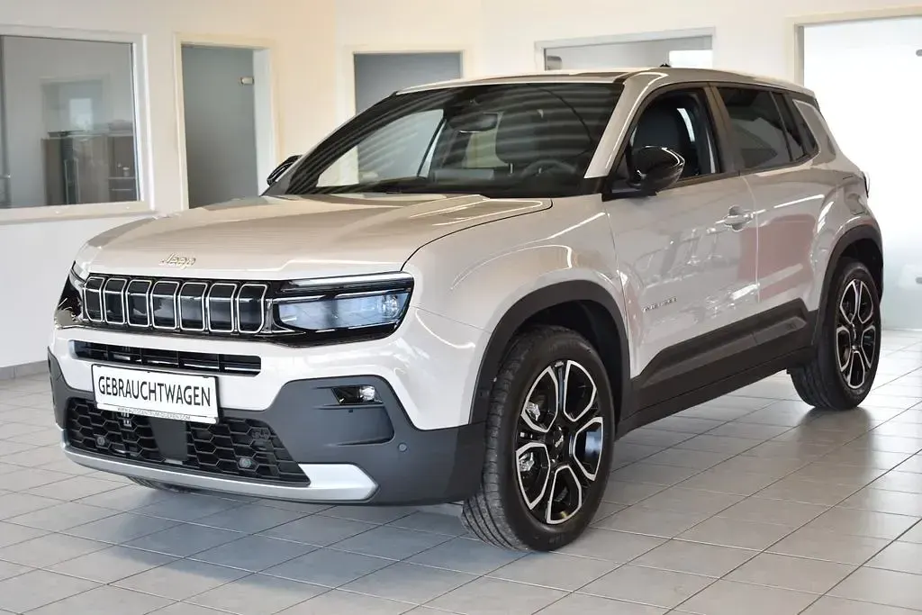 Neu Jeep Avenger Summit 110 PS (80 kW) 2026 Grau SUV