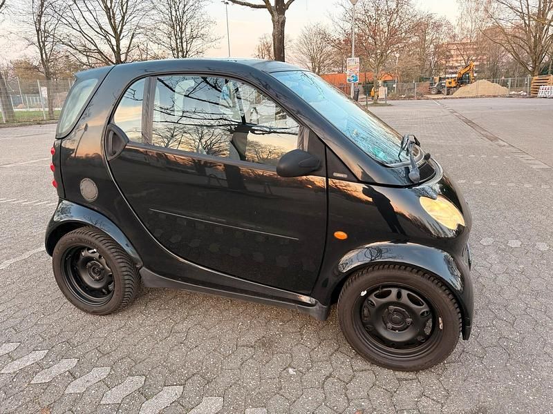 Gebraucht Smart ForTwo Coupé 61 PS (44 kW) 2023 Schwarz Kleinwagen