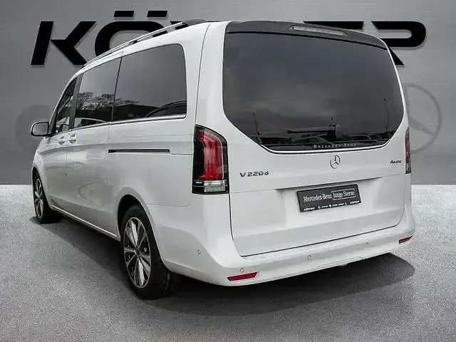 Gebraucht Mercedes V220 Avantgarde 163 PS (119 kW) 2024 Bergkristallweiß Van / Kleinbus
