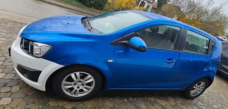 Second-hand Chevrolet Aveo 101 CP (74 kW) 2012 Albastru Hatchback