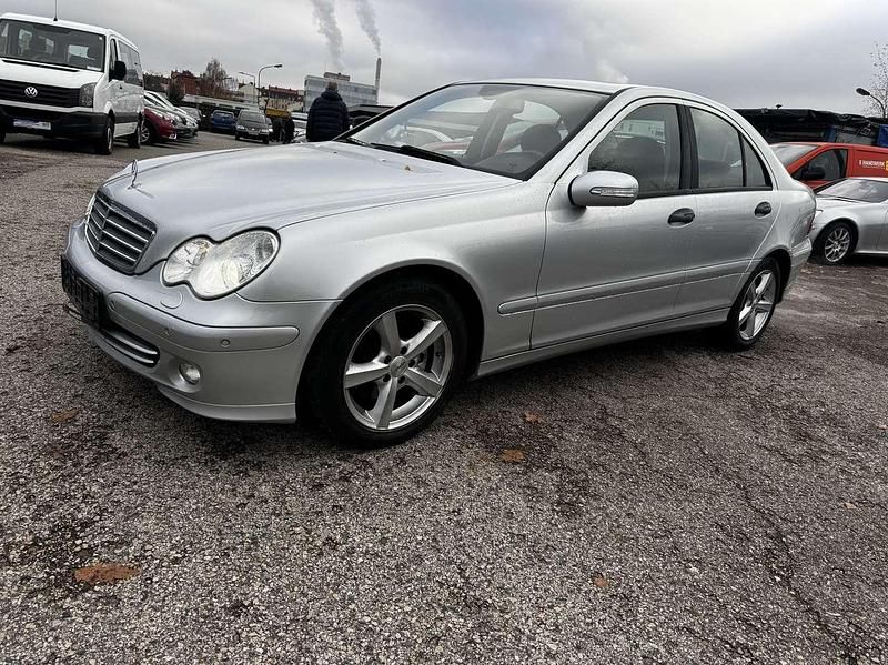 Gebraucht Mercedes C220 150 PS (110 kW) 2006 Iridiumsilber  metalliclack Limousine