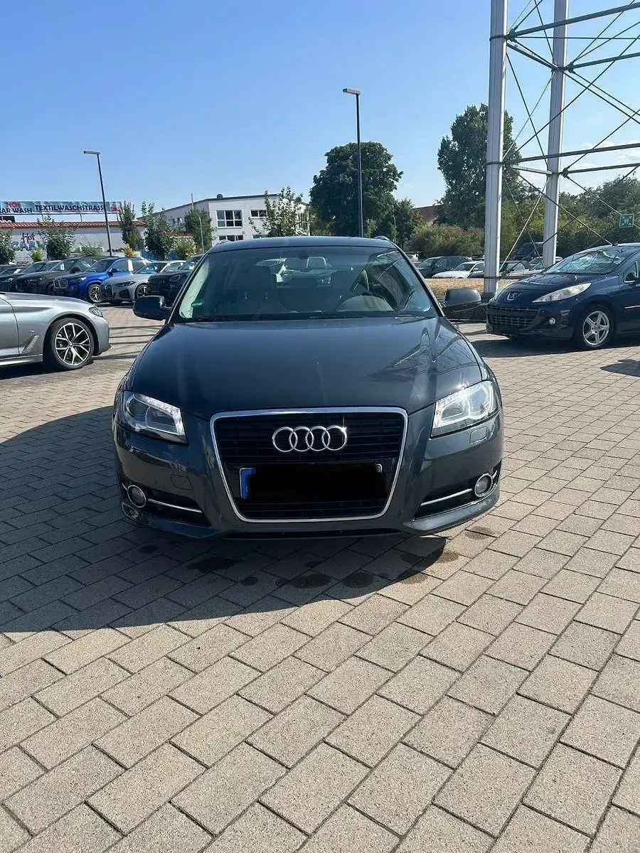 Gebraucht Audi A3 Sportback Performance 105 PS (77 kW) 2011 Grau Kleinwagen