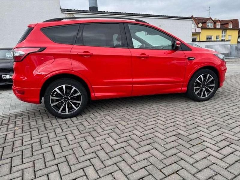Gebraucht Ford Kuga ST-Line 175 PS (128 kW) 2019 Racerot SUV