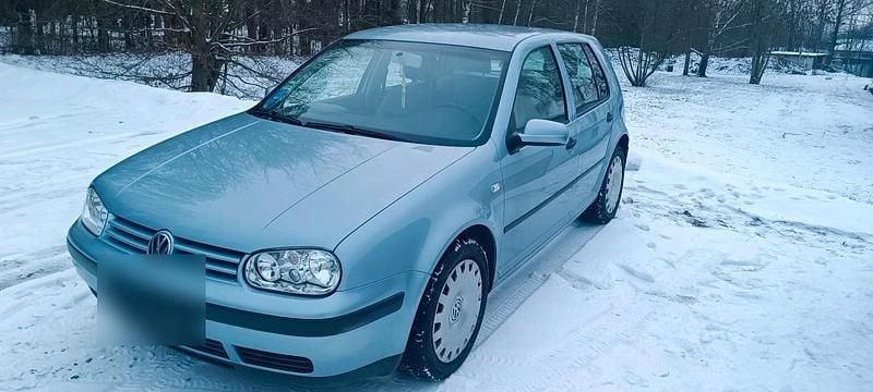Blau Gebraucht 2002 VW Golf IV Kleinwagen | 1.990 € (Guter Preis) - Bild 1/4