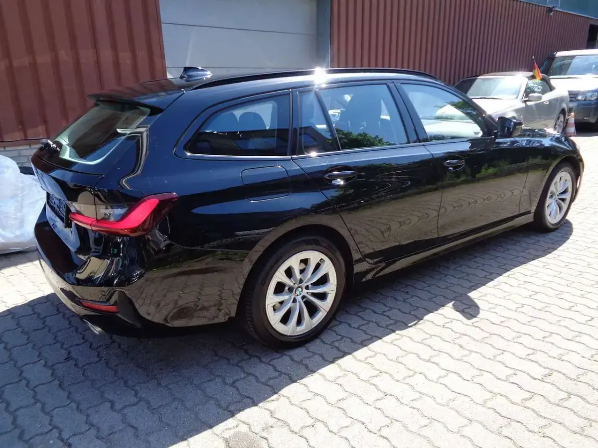 Gebraucht BMW 320 Advantage 190 PS (139 kW) 2022 Schwarz Kombi