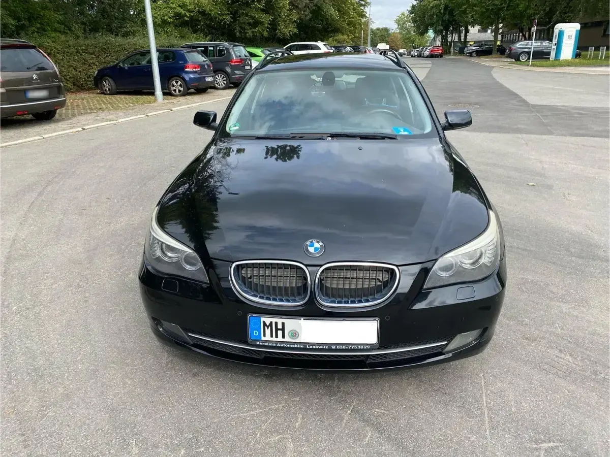 Gebraucht BMW 520 177 PS (130 kW) 2008 Schwarz Kombi