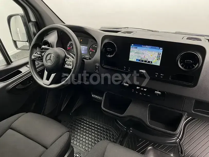 Używany Mercedes Sprinter 170 KM (125 kW) 2024 Biały Van