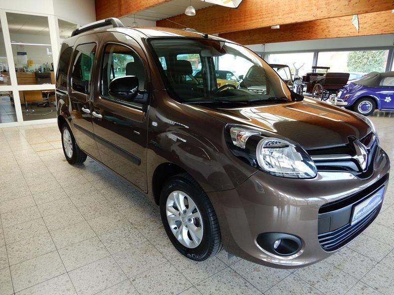 Braun Gebraucht 2017 Renault Kangoo LIMITED Van / Kleinbus | 13.980 € (Etwas zu teuer) - Bild 1/4