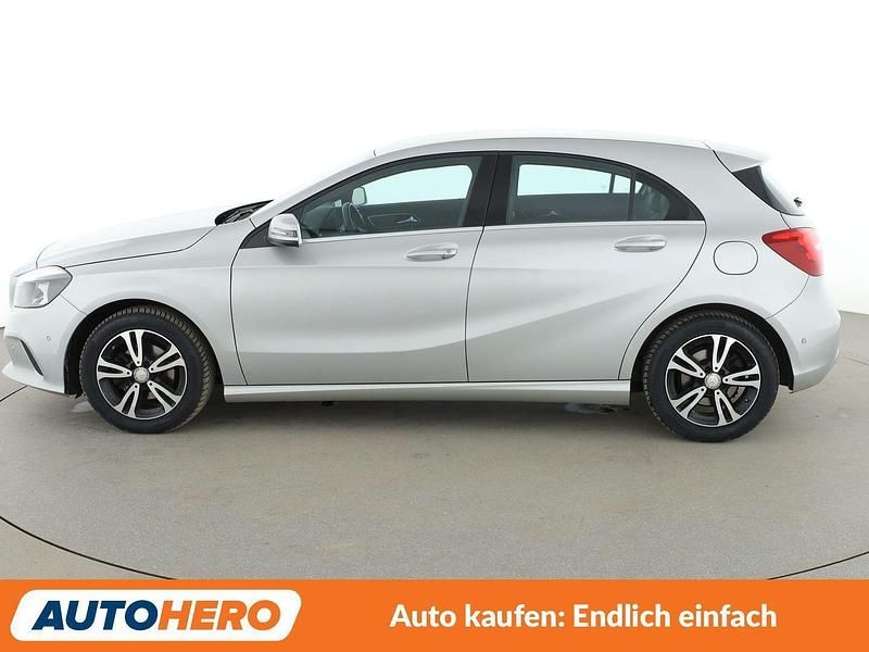 Gebraucht Mercedes A180 Style 109 PS (80 kW) 2016 Silber Limousine