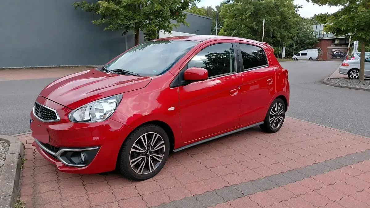 Gebraucht Mitsubishi Space Star Diamant Edition 80 PS (58 kW) 2018 Rot Kleinwagen