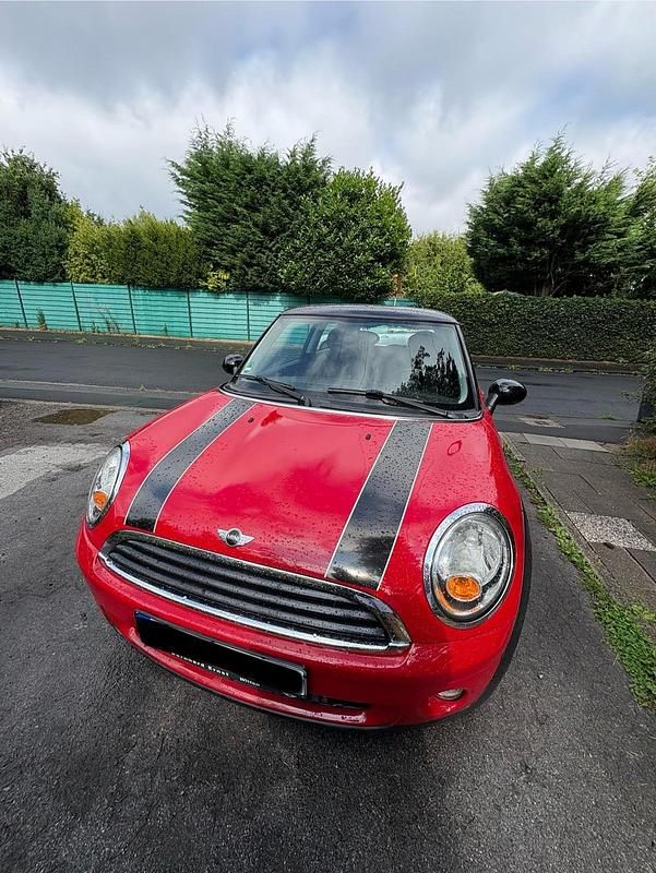 Rot Gebraucht 2010 Mini ONE Kleinwagen | 2.200 € (Superpreis) - Bild 1/4