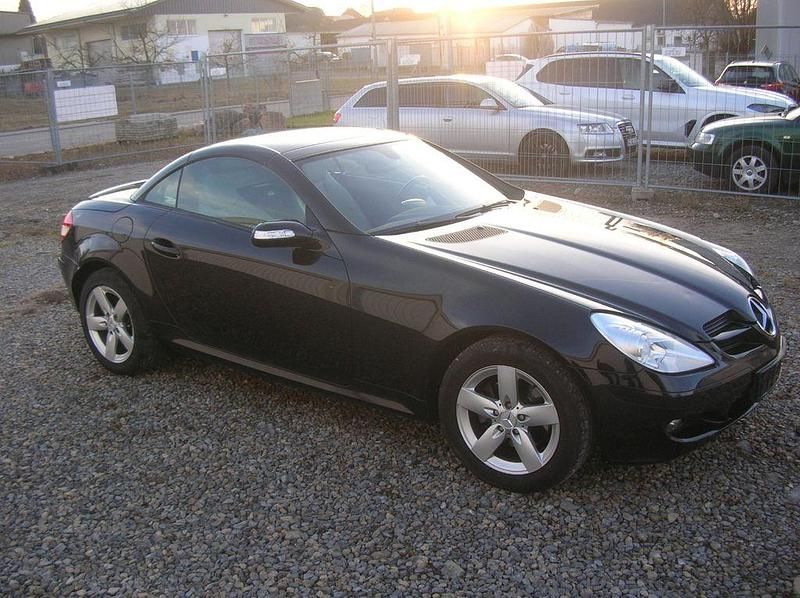 Gebraucht Mercedes SLK200 163 PS (119 kW) 2004 Obsidianschwarz  metalliclack Cabrio