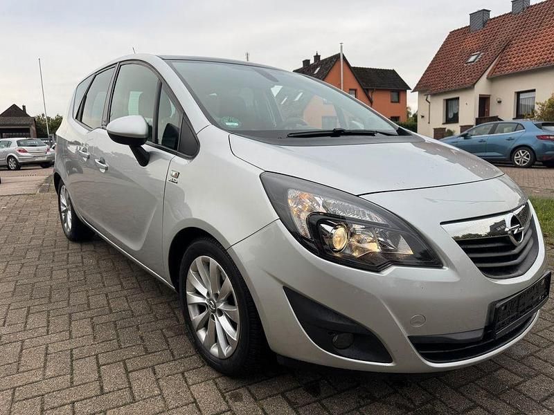 Silber Gebraucht 2013 Opel Meriva Edition Van / Kleinbus | 2.490 € (Fairer Preis) - Bild 1/4
