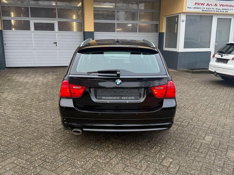 Gebraucht BMW 320 M Sport 184 PS (135 kW) 2010 Black sapphire metallic Kombi
