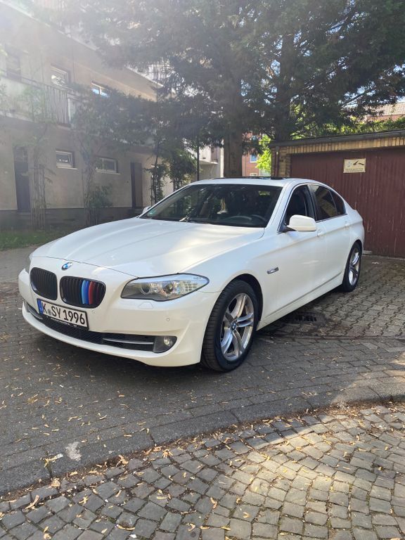 Weiß Gebraucht 2011 BMW 530 M Sport Limousine | 12.500 € (Etwas zu teuer) - Bild 1/4