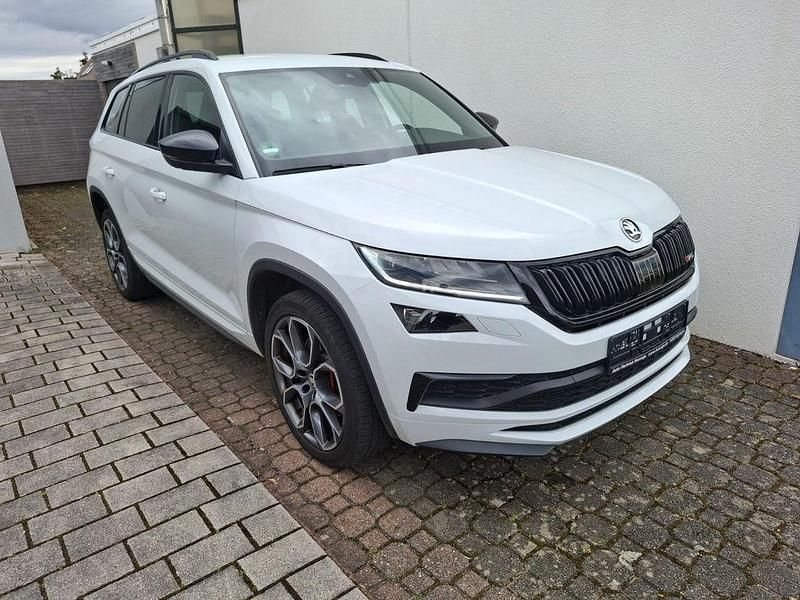 Bila moon/moon white Gebraucht 2020 Skoda Kodiaq RS SUV | 34.989 € (Fairer Preis) - Bild 1/4