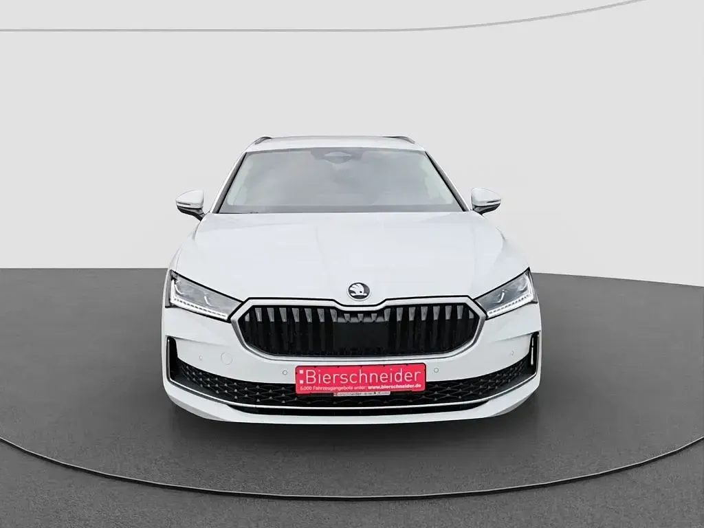 Gebraucht Skoda Superb Selection 150 PS (110 kW) 2025 Purity weiss Kombi