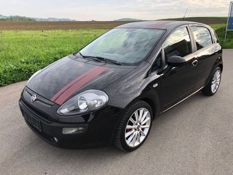 Schwarz Gebraucht 2010 Fiat Grande Punto Kleinwagen | 5.650 € (Etwas zu teuer) - Bild 1/4