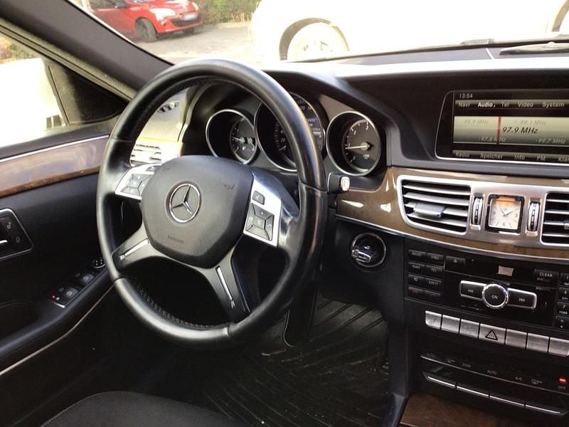 Gebraucht Mercedes E220 170 PS (125 kW) 2014 Silber Kombi