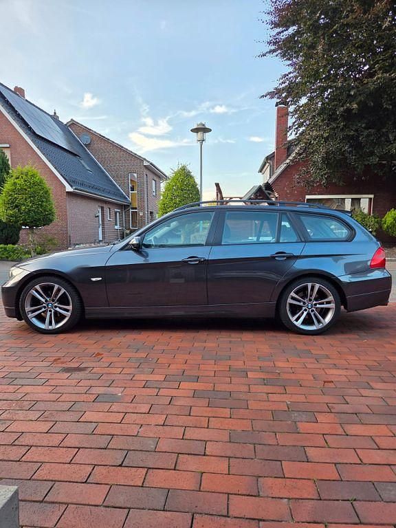 Grau Gebraucht 2007 BMW 320 Kombi | 3.000 € (Superpreis) - Bild 1/4