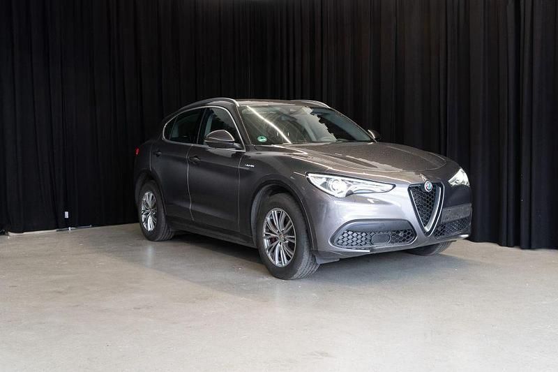 Grau Gebraucht 2021 Alfa Romeo Stelvio Super SUV | 29.900 € (Guter Preis) - Bild 1/3