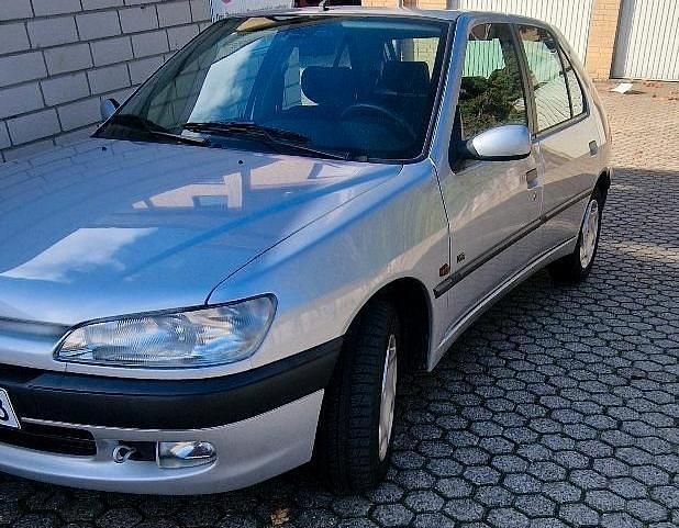 Silber Gebraucht 1999 Peugeot 306 Limousine | 1.290 € (Superpreis) - Bild 1/4