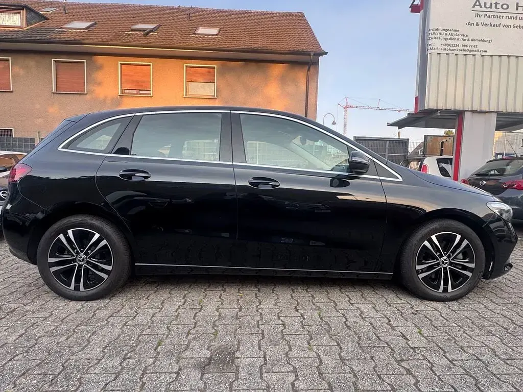 Gebraucht Mercedes B180 136 PS (100 kW) 2023 Schwarz Kleinwagen