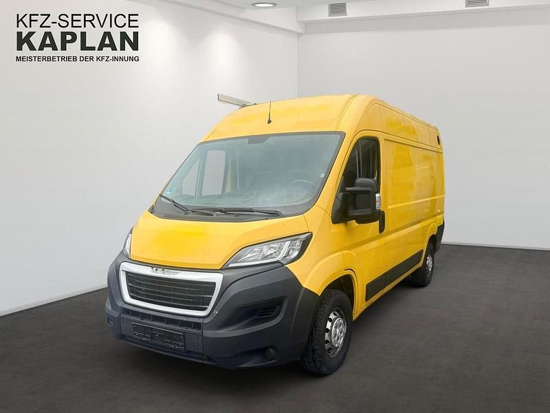 Gelb Gebraucht 2018 Peugeot Boxer Van | 8.999 € - Bild 1/4