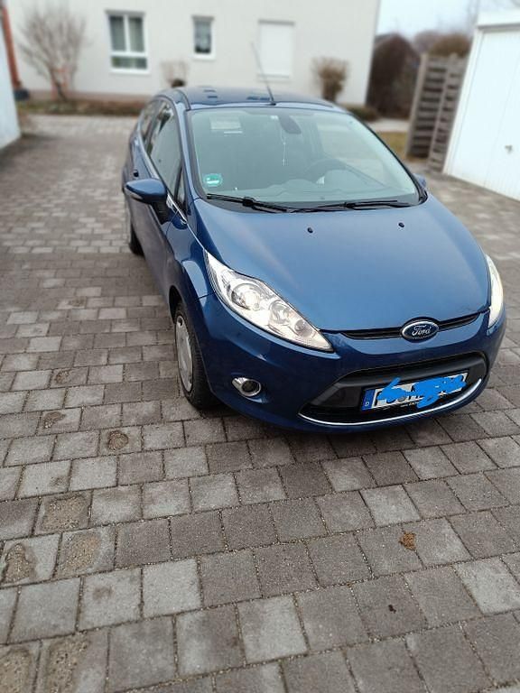 Blau Gebraucht 2009 Ford Fiesta Ghia Kleinwagen | 2.800 € (Fairer Preis) - Bild 1/4