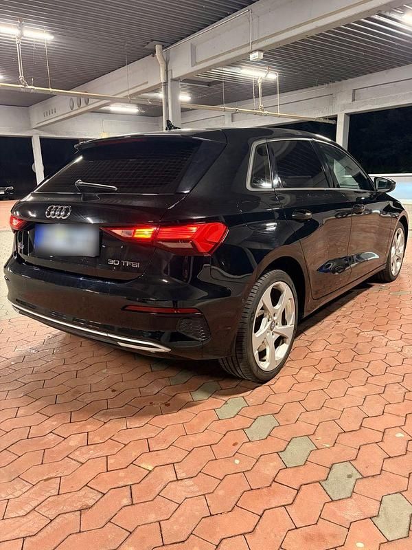 Gebraucht Audi A3 110 PS (80 kW) 2022 Schwarz Limousine