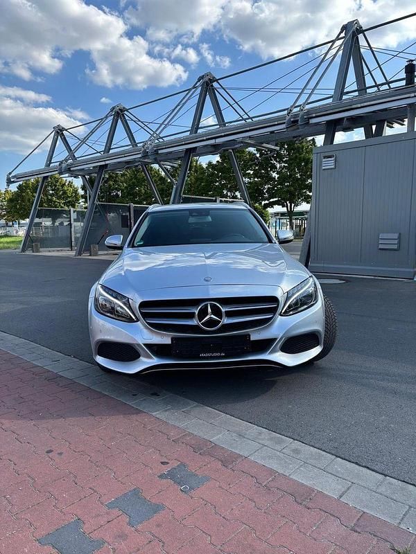 Gebraucht Mercedes C180 156 PS (114 kW) 2016 Silber Kombi