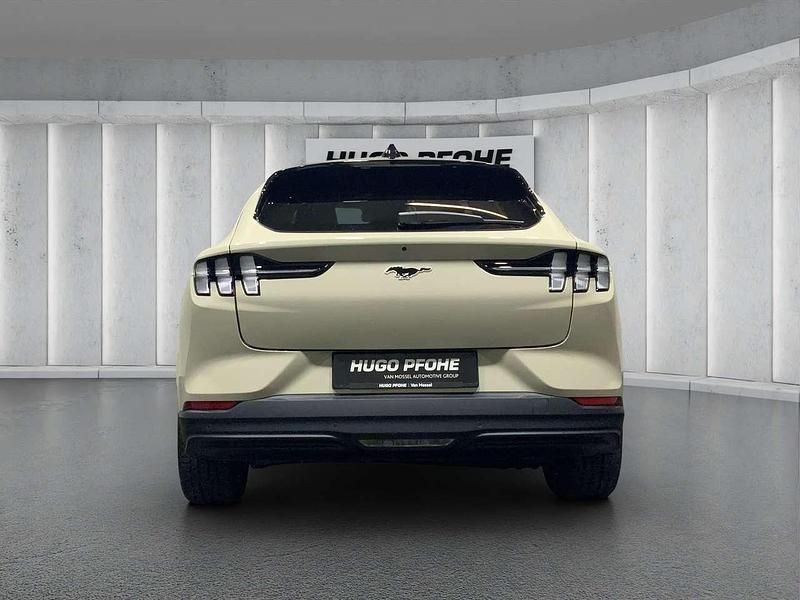 Neu Ford Mustang Mach-E Extended Range 202 kW (276 PS) 2025 Terrain sand SUV