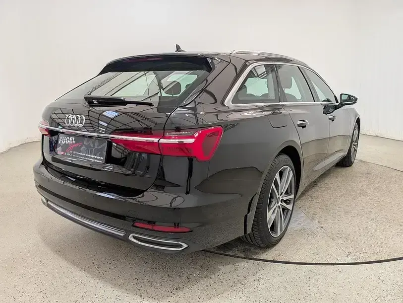 Gebraucht Audi A6 Design 265 PS (194 kW) 2021 Mythosschwarz metallic Limousine