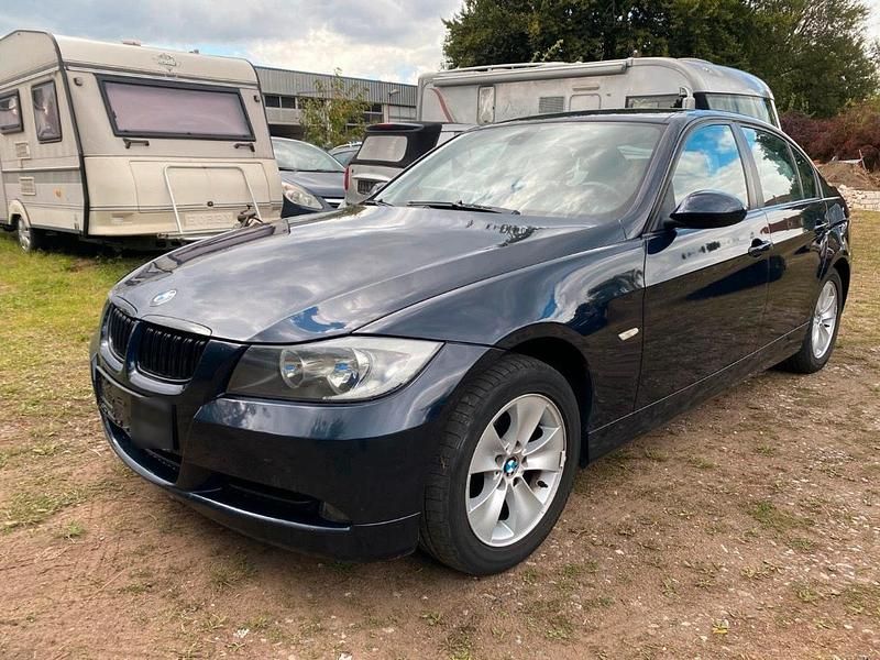 Gebraucht BMW 318 122 PS (89 kW) 2007 Blau Limousine