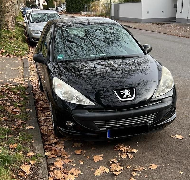 Schwarz Gebraucht 2011 Peugeot 206+ Kleinwagen | 2.250 € (Fairer Preis) - Bild 1/4