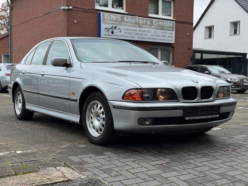 Silber Gebraucht 1998 BMW 528 Sport Line Limousine | 4.499 € (Superpreis) - Bild 1/4