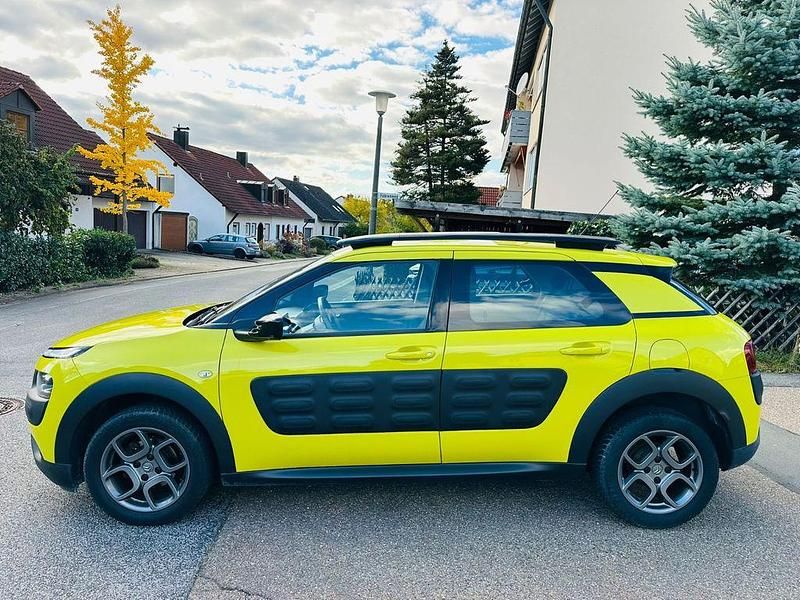 Gebraucht 2017 Citroën C4 Cactus Feel Kleinwagen | 8.250 € (Fairer Preis) - Bild 1/4