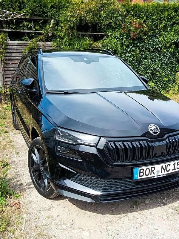Schwarz Gebraucht 2022 Skoda Karoq Ambition SUV | 21.500 € (Fairer Preis) - Bild 1/4
