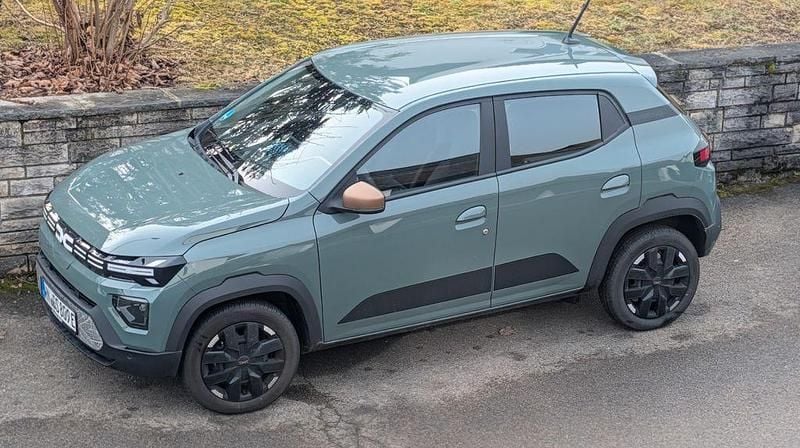 Gebraucht Dacia Spring Extreme 47 kW (65 PS) 2025 Grün Kleinwagen