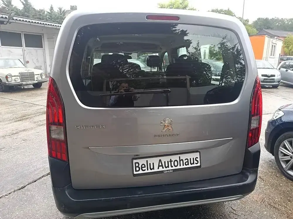 Gebraucht Peugeot Rifter 131 PS (96 kW) 2019 Silber Van / Kleinbus