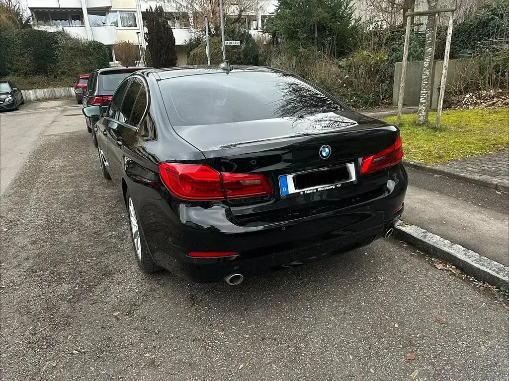 Gebraucht BMW 520 184 PS (135 kW) 2018 Schwarz Limousine