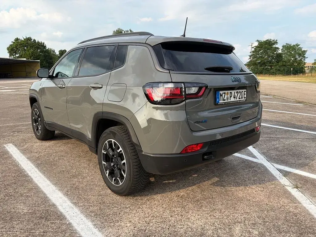 Gebraucht Jeep Compass Trailhawk 241 PS (177 kW) 2021 Grau SUV