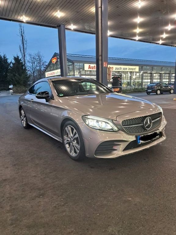 Silber Gebraucht 2018 Mercedes C300 Coupé | 33.500 € (Fairer Preis) - Bild 1/4