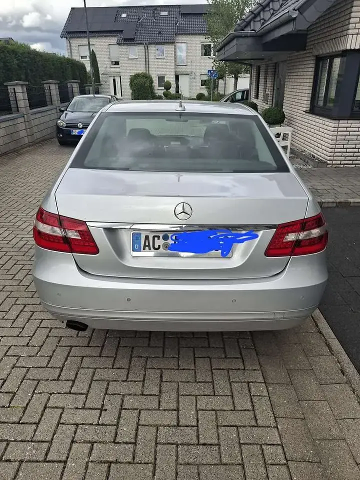Gebraucht Mercedes E200 184 PS (135 kW) 2012 Grau Limousine